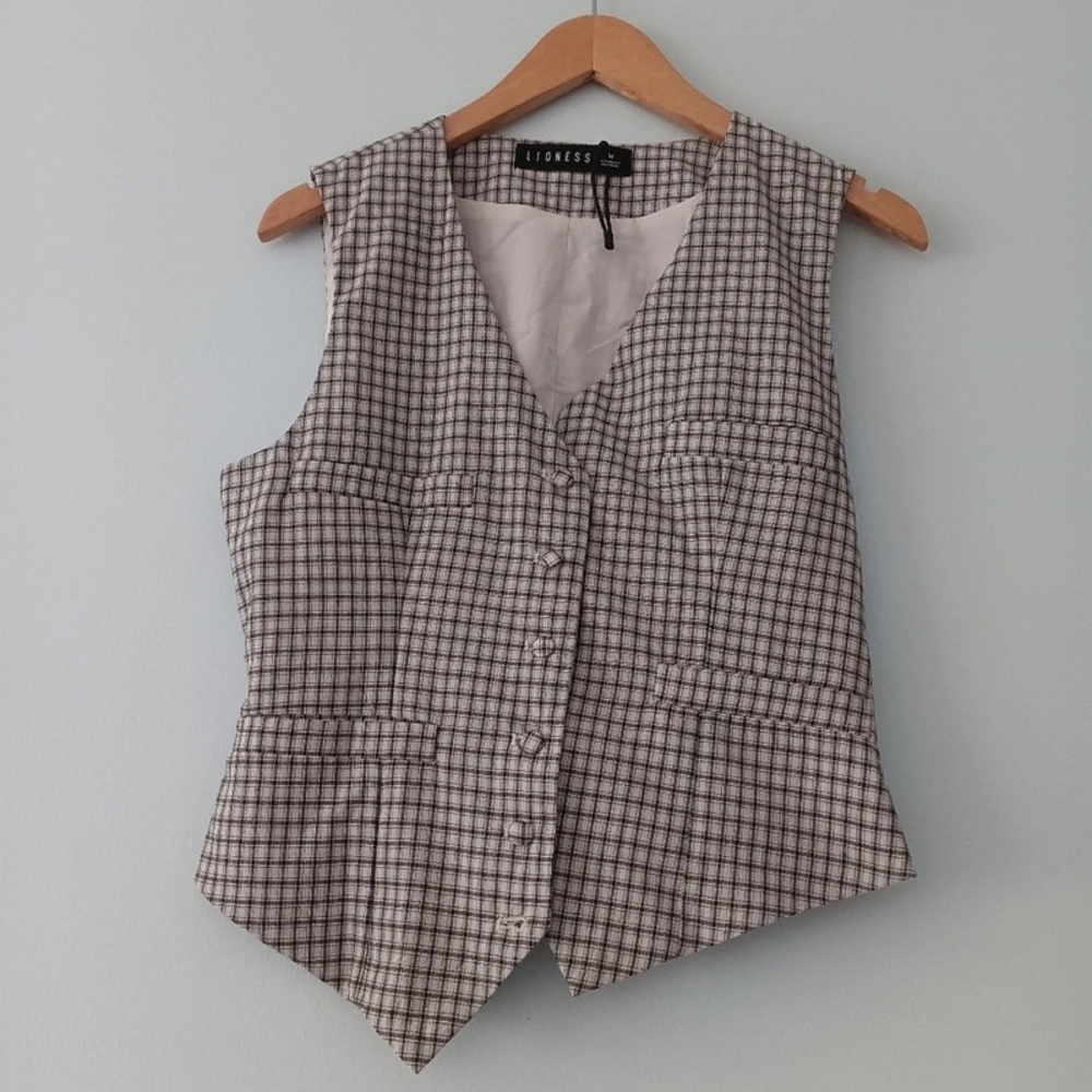 Lioness Brown and White Sleeveless Fitted Blazer